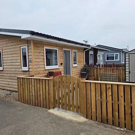 Beautiful & Stunning 1-Bed Chalet In Bridlington Exterior photo