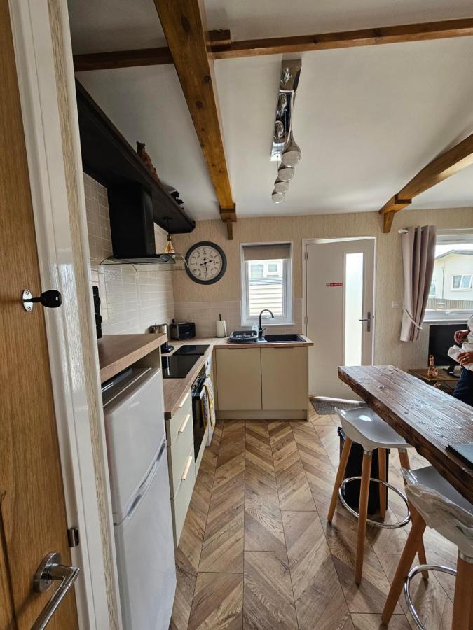 Beautiful & Stunning 1-Bed Chalet In Bridlington Exterior photo