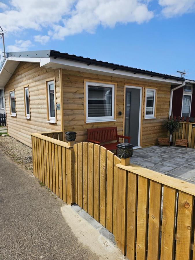Beautiful & Stunning 1-Bed Chalet In Bridlington Exterior photo