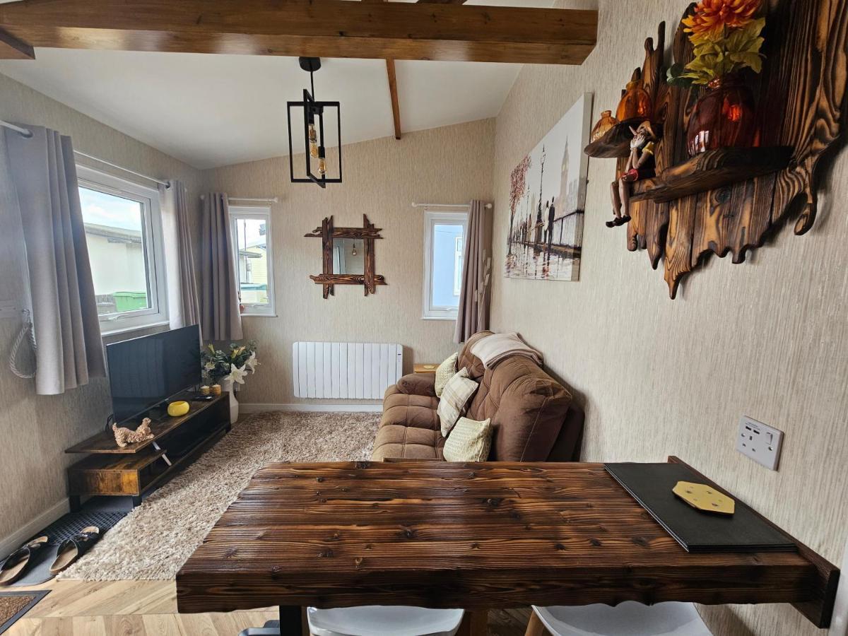 Beautiful & Stunning 1-Bed Chalet In Bridlington Exterior photo